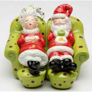 CosmosGifts Mrs.Claus and Santa Chilling Out 2-Piece Salt and Pepper Set SMOS1477